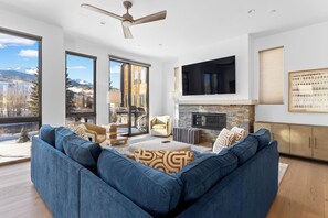 House (4 Bedrooms) | Exterior - Summit Blue #30 : 2 (Silverthorne)