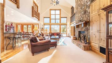 House (3 Bedrooms) | Exterior