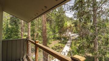 Condo (2 Bedrooms) | Property amenity