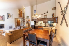 Apartment (2 Bedrooms) | Exterior - Flying Dutchman #1158 (Keystone)