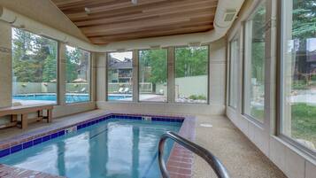 Condo (2 Bedrooms) | Property amenity