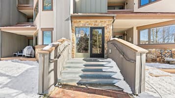 Apartment (2 Bedrooms) | Exterior