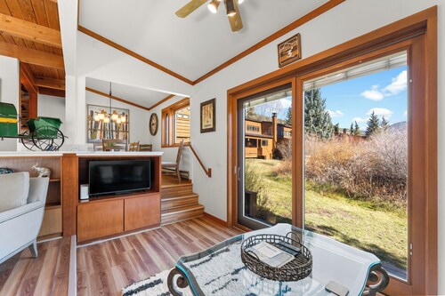 Tennis Townhome #1327 : 2, 225