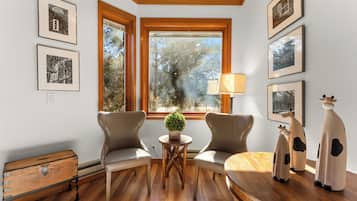 Studio (3 Bedrooms) | Property amenity
