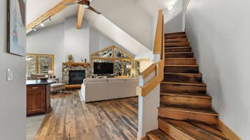 House (4 Bedrooms) | Exterior