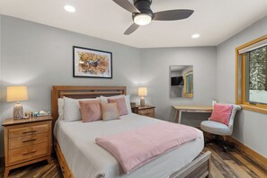 House (4 Bedrooms) | Exterior