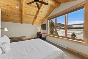 منزل (4 Bedrooms) | المنشأة من الخارج