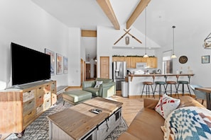 Exterior - Retreat on the Blue, Unit E2 : 150 (Silverthorne)