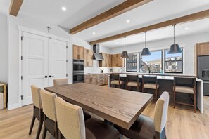 Exterior - Alcove #75 (Keystone)