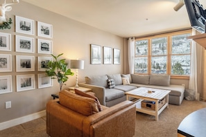 Apartment (1 Bedroom) | Front of property - Silver Mill #8266 (Keystone)
