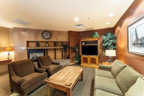 Apartment (1 Bedroom) | Exterior - Silver Mill #8266 (Keystone)