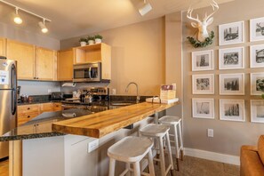 Apartment (1 Bedroom) | Exterior - Silver Mill #8266 (Keystone)