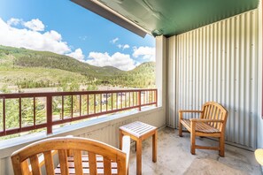 Apartment (1 Bedroom) | Exterior - Silver Mill #8266 (Keystone)