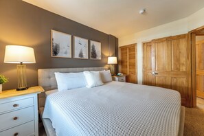 Apartment (1 Bedroom) | Exterior - Silver Mill #8266 (Keystone)