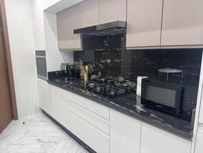 Fridge, microwave, oven, stovetop