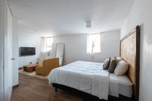 1 habitación, tabla de planchar con plancha, internet y ropa de cama 