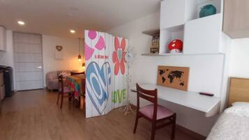 1 bedroom, iron/ironing board, internet, bed sheets