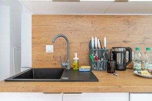 Kühlschrank, Ofen, Herdplatte, Geschirrspüler
