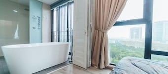 Mosaic Midvalley Starlit 3BR 8pax Bathtub Mahjong