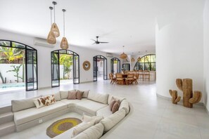 Unclassified image, 5 of 32, button - Villa Harper by BaliSuperHost (Bali)