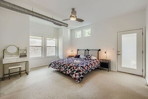 3 bedrooms, iron/ironing board, Internet, bed sheets