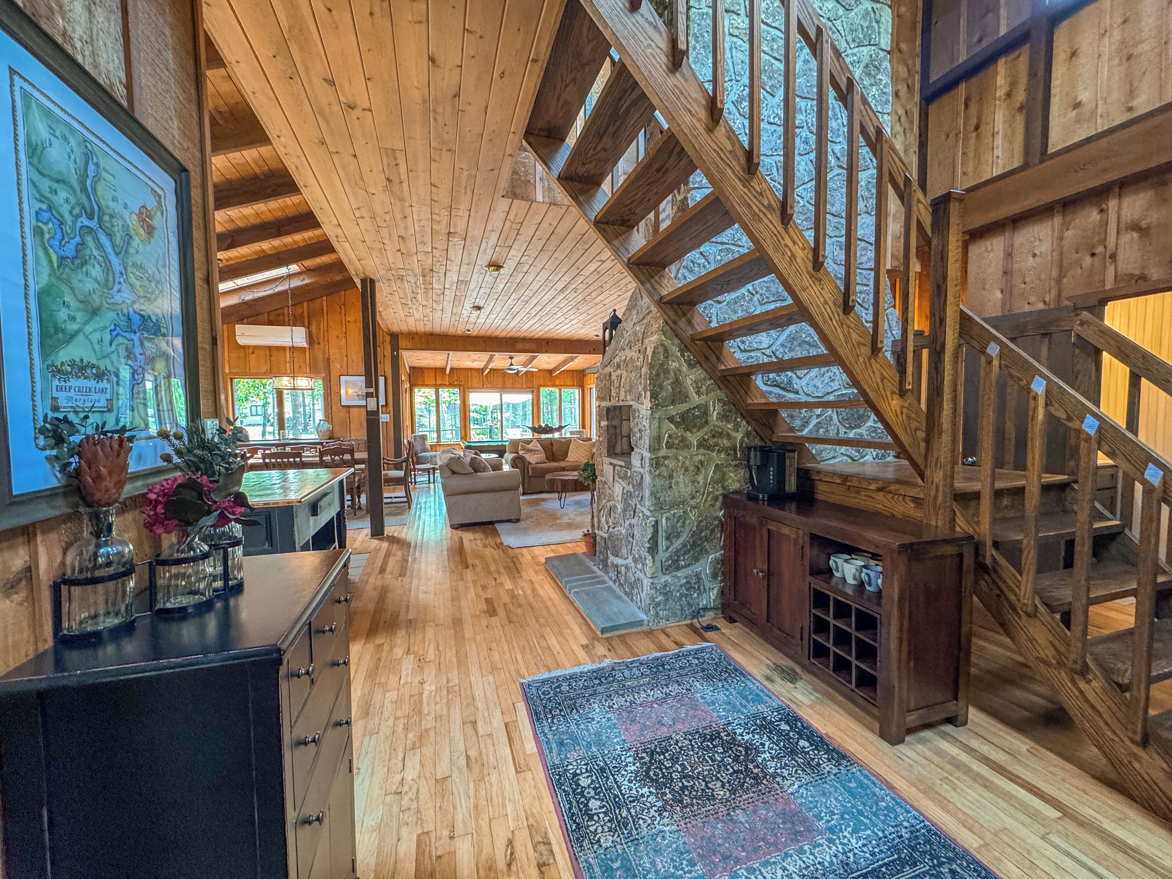 Télévision, cheminée