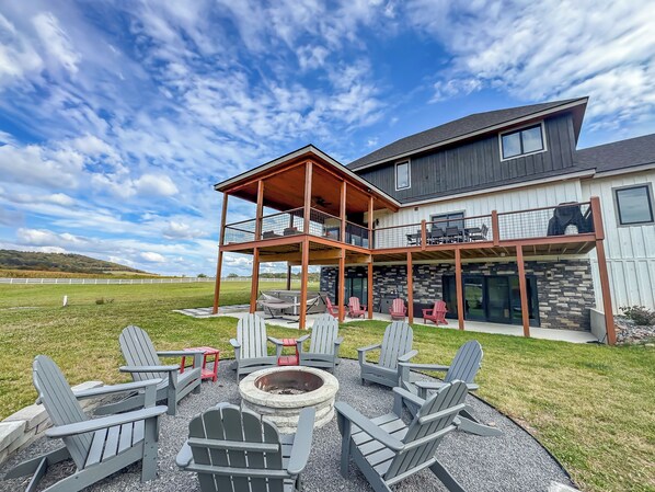 屋外ダイニングエリア