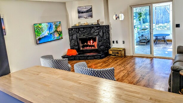 TV, fireplace - Game Day Getaway 2 – Easy Walk to OSU Stadium (Stillwater)