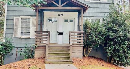 Midtown Townhouse, Walk to Piedmont Park, Sleeps 6+, Parking