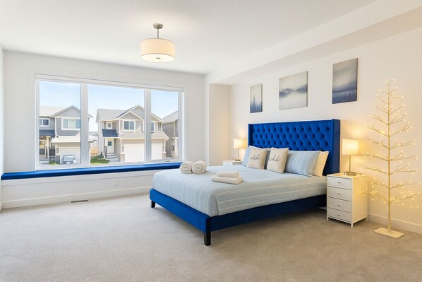 4 habitaciones, tabla de planchar con plancha, wifi y ropa de cama