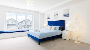 4 bedrooms, iron/ironing board, WiFi, bed sheets