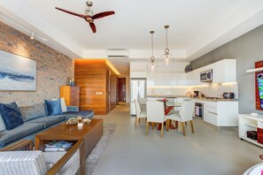 Smart TV - Loft 268: Rooftop Infinity Pool & Jacuzzi in Romantic Zone (Puerto Vallarta)