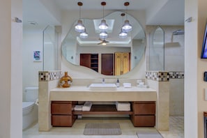 Shower, hair dryer, towels