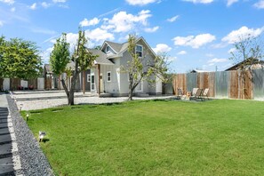 Exterior - Dulce Vida | 1/1, Full Kitchen w/ Coffee Bar, Smart TV, Queen Bed (Fredericksburg)