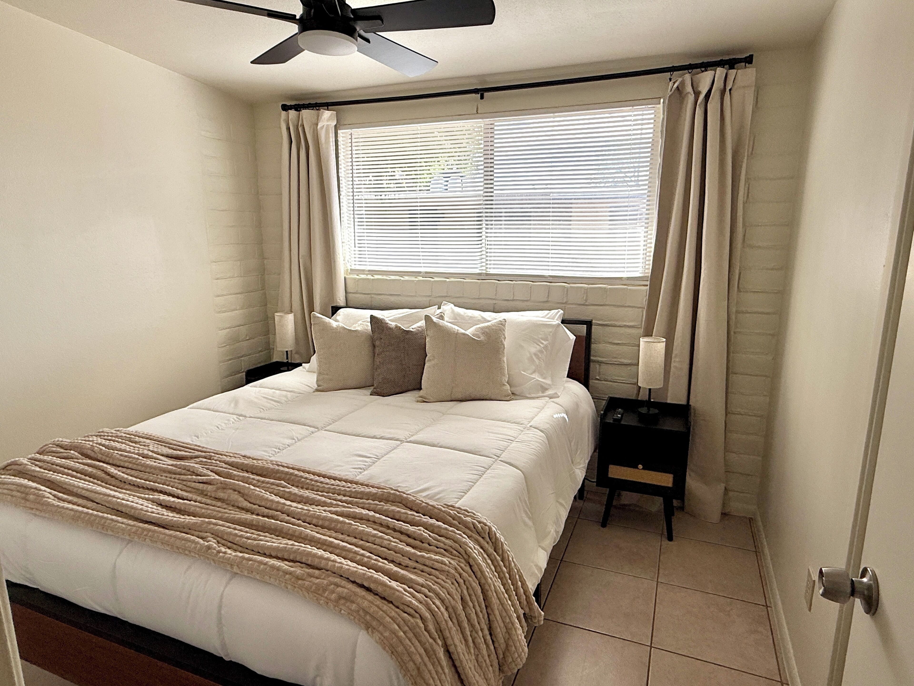 3 chambres, fer et planche à repasser, Wi-Fi, draps fournis