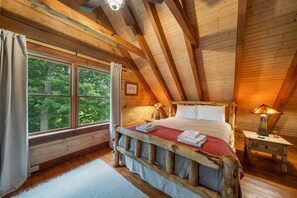 4 bedrooms, free WiFi, bed sheets, wheelchair access - Pet-Friendly Charming Cabin near Boone w/ Views & Fireplace (Todd)