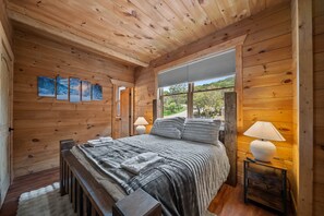 7 bedrooms, free WiFi, bed sheets