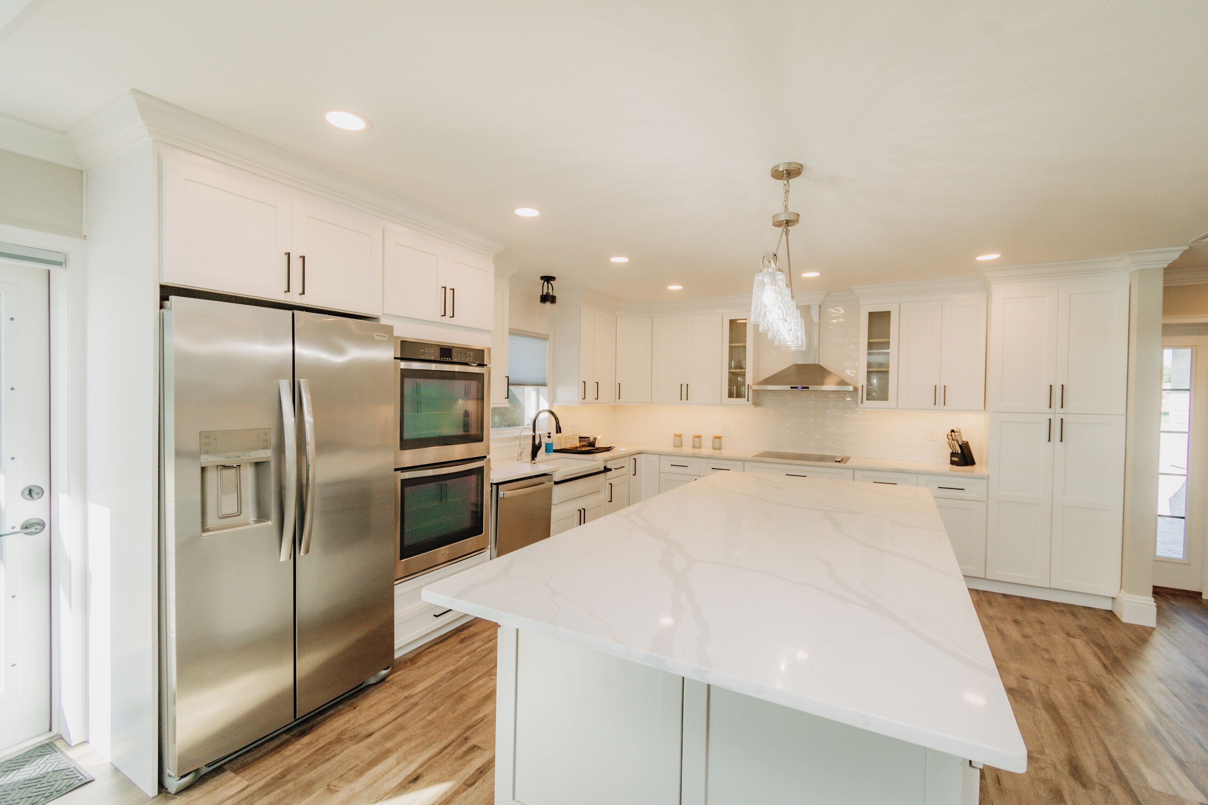 電子レンジ、オーブン、コンロ、食器洗い機