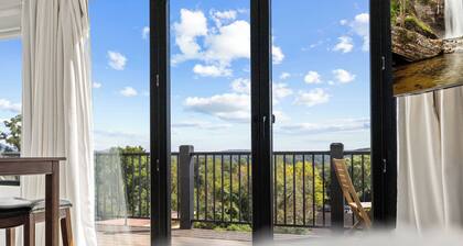 Penthouse West: Mountain Views