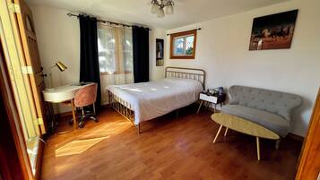 1 Schlafzimmer, Bügeleisen/Bügelbrett, kostenloses WLAN, Bettwäsche