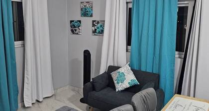 Queen's Court 1-bedroom apartment with fully equipped kitchen- Unit 1 B