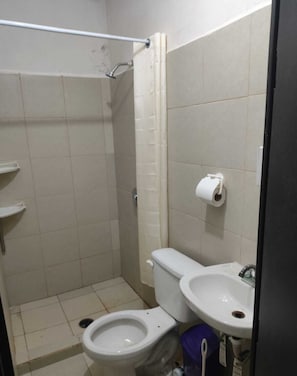 Handtücher, Seife, Toilettenpapier