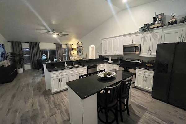 Micro-ondes, four, plaque de cuisson, lave-vaisselle