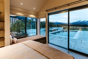 Luxury House, Mountain View