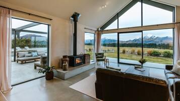 Luxury House, Mountain View | Living area