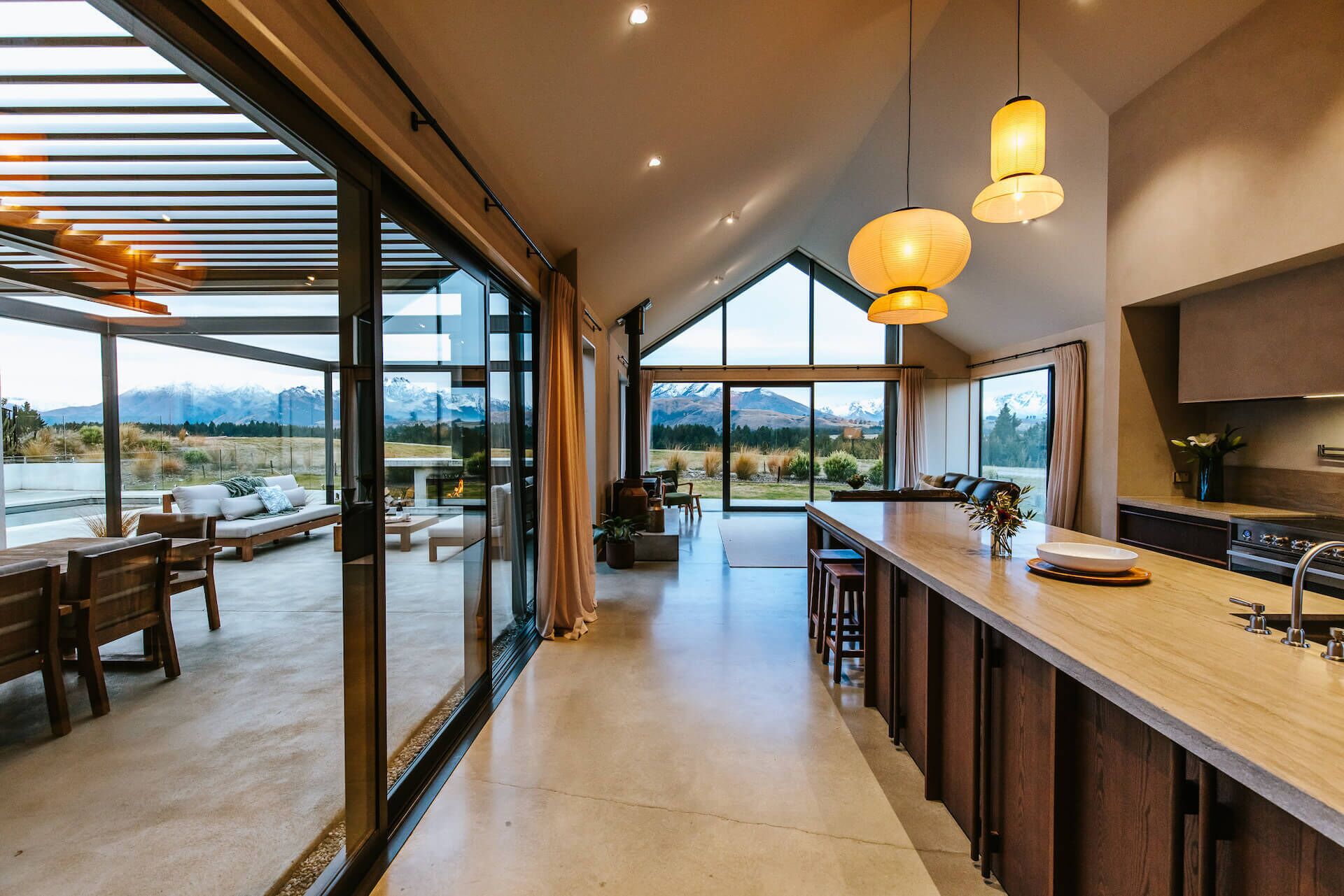 Rumah Mewah, pemandangan gunung | Dapur pribadi | Lemari es besar, microwave, oven, dan kompor