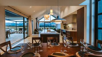 Luxury House, Mountain View | In-room dining