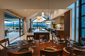 Luxury House, Mountain View | In-room dining