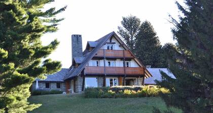 Bariloche Exclusive Lodge – Forest, Mountain and Lakeview