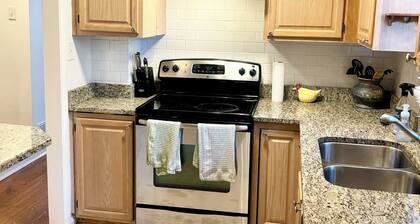 Walk to Piedmont Park, Townhouse Sleeps 6, Fire Pit , Parking